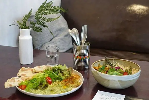 【新竹美食】江山藝改所｜寫蔬計畫007｜戀上風城裡的細膩慢時光 / 新竹火車站不限時咖啡廳