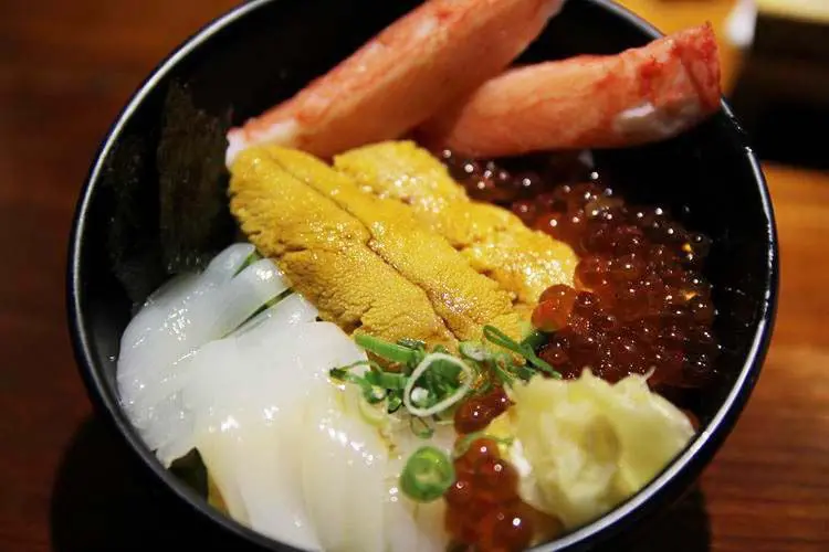 『食記』高雄三民。助壽司日本料理，新鮮食材平價消費