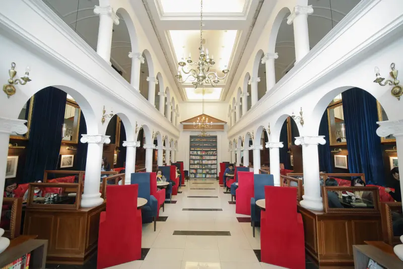 Moooon River Cafe & Books - 台北難得的挑高咖啡廳 & 書店在內湖
