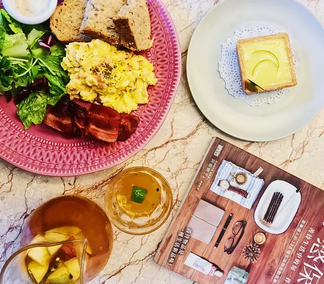 【內湖】Moooon River Cafe & Books｜挑高歐式歌劇院風格咖啡廳＊