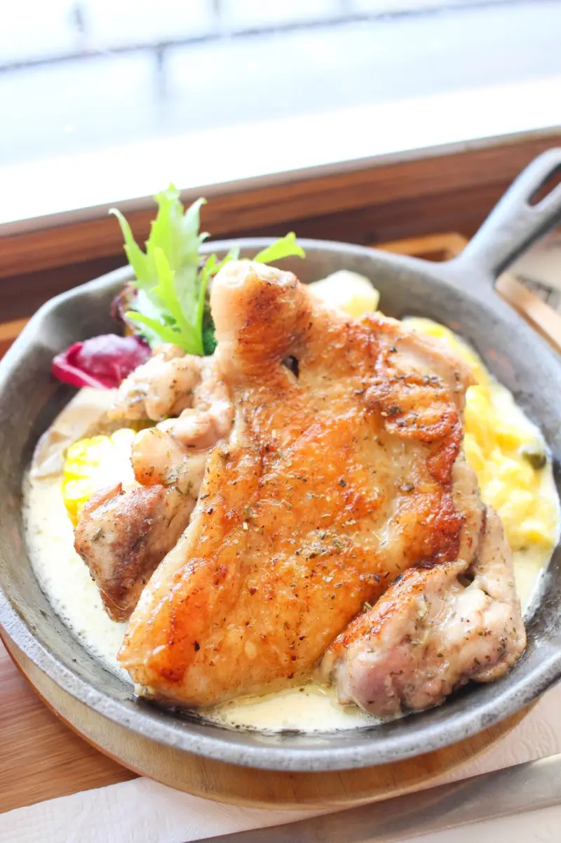 [高雄美食]想吃美式漢堡就來美術館旁的忠義堂~
