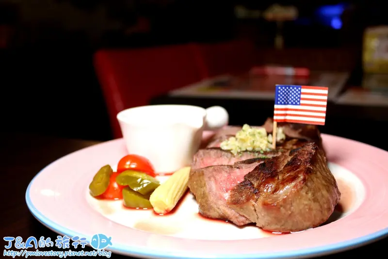 【台北】水牛城美式碳烤牛排--多汁厚實的沙朗牛排只要360元! 