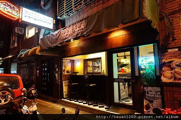 台北大安。Waynes Cafe
