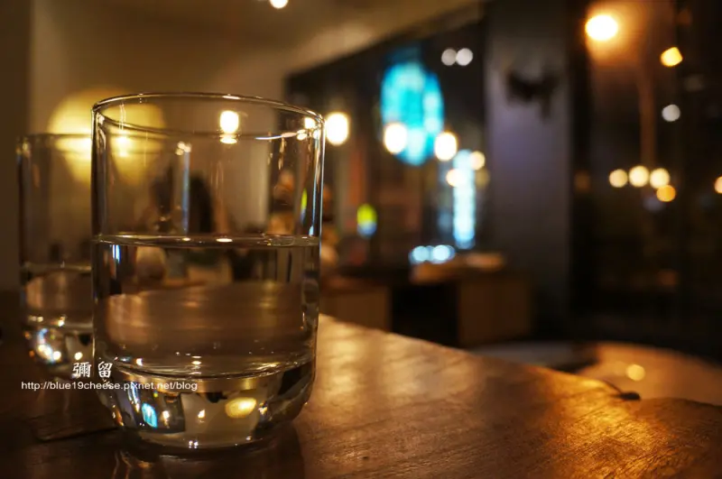 台中 彌留咖啡Me:Liu - 本來覺得晚上很有氣氛.我想...白天來應該會比晚上來好