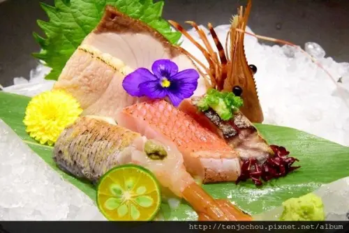 花花，甲飽沒【台北食記】宸創意和風料理 私人招待所品嚐無菜單美食 信義區包廂聚會餐廳推薦