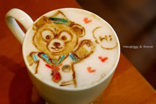 【台中。豚】MCFee Cafe麥克菲，大家快去指定拉花圖案（菜單、鬆餅、下午茶推薦）