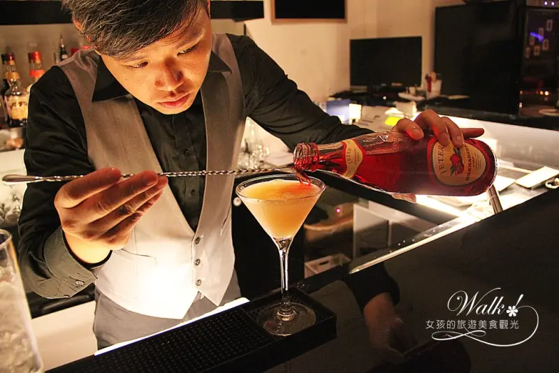 【台南】採會員制(不收會費,低消250元)，微光lounge bar -- 微醺氛圍讓人好放鬆