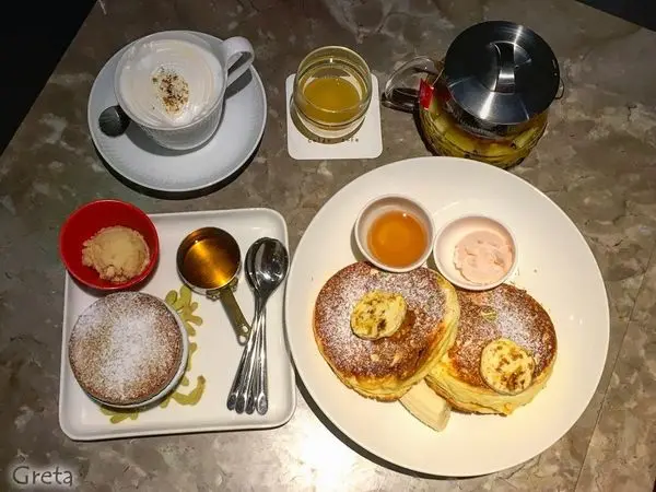 【食記∥台北】咖朵咖啡Caldo Cafe 捷運忠孝復興站＿限定蜜香紅茶舒芙蕾擁有多種吃法＿熱蛋糕一入口馬上與舌尖相擁