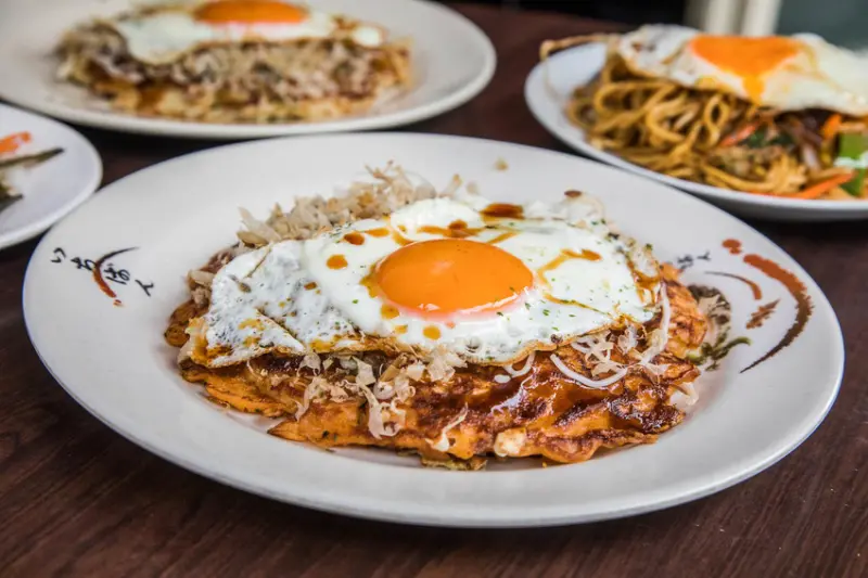 [台北中正]小巷內的懷舊日本味，老爺爺的溫馨大阪燒！紅葉日式愛好燒 - 大手牽小手。玩樂趣