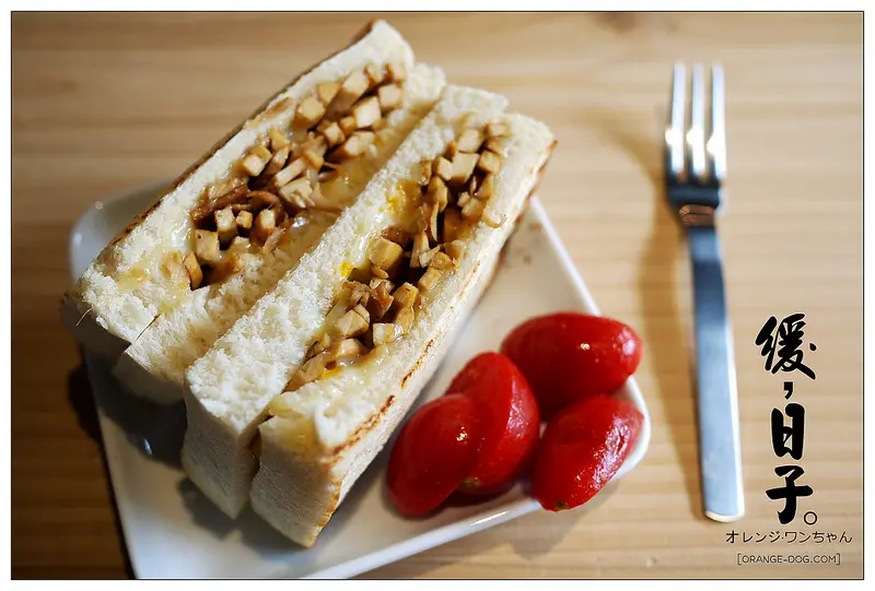 【台中散策食記】緩,日子咖啡 Une Jour Libre │西區：緩食慢活~辣炒豆干與帕尼尼的意外相遇