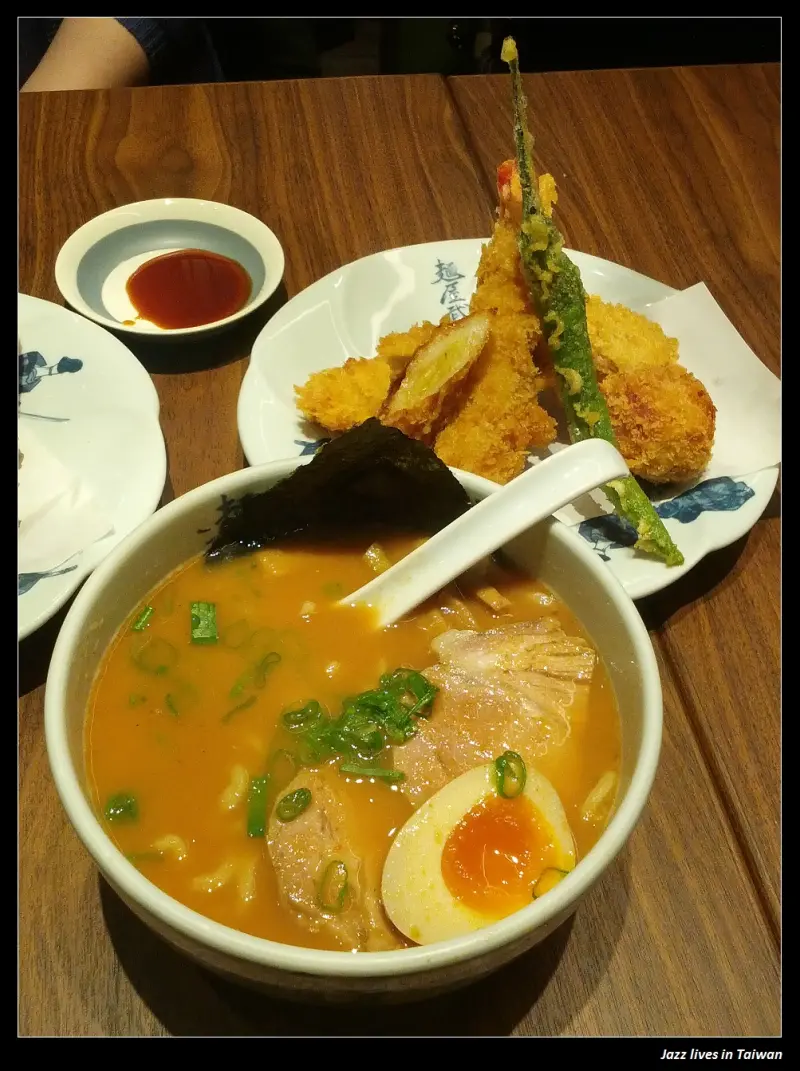 [麵屋武藏二天]雙湯頭, 三湯頭打結了我舌上的味蕾~~~