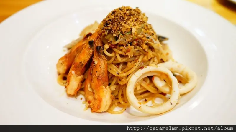 【嘉義東區】nani和風洋食 木質空間 舒適用餐環境 義大利麵 薄餅披薩 炸物 文附菜單 維新路/近嘉義市政府