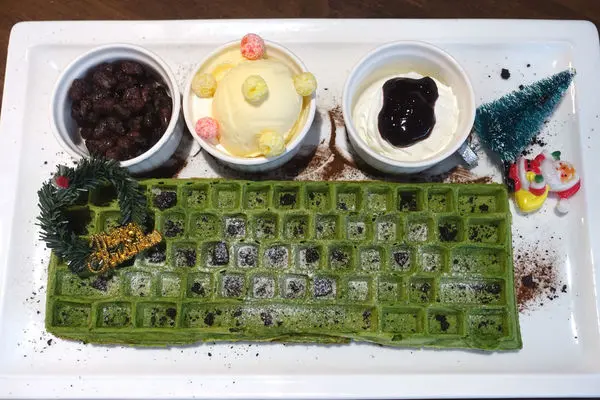 Cross Café‧聖誕節能多瘋狂?限定的抹茶鍵盤雲端鬆餅告訴你~再忙都要邊打字邊吃的任性!!!