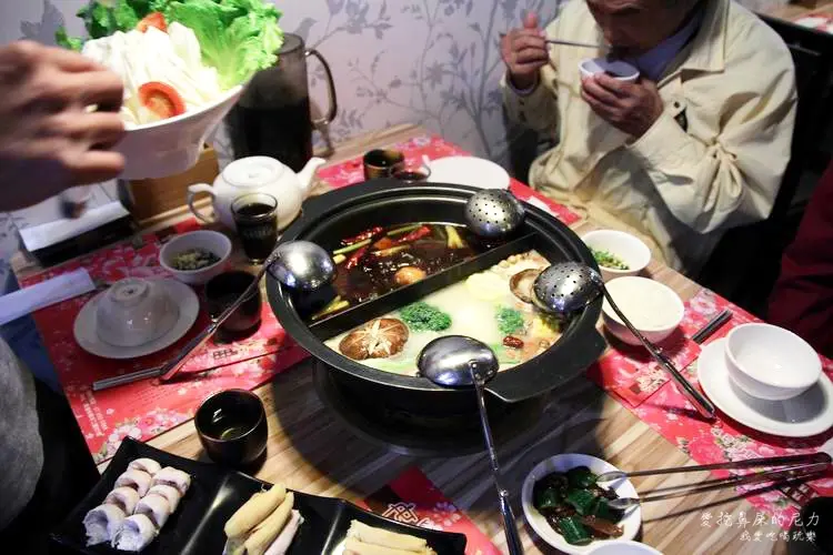 『食記』高雄苓雅。女兒紅麻辣盛艷之麻辣火鍋、干鍋麻辣雞