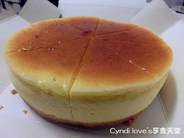 【Cyndi愛美食】試吃團購▶台中│大龍家風味蛋糕店。鹹蛋糕，重乳酪蛋糕，讓你鹹的跟甜的一次滿足!!!﹝蛋黃酥、卡布奇諾核桃捲、義大利頂級霜淇淋、玄米煎茶、靜岡玫瑰煎茶﹞