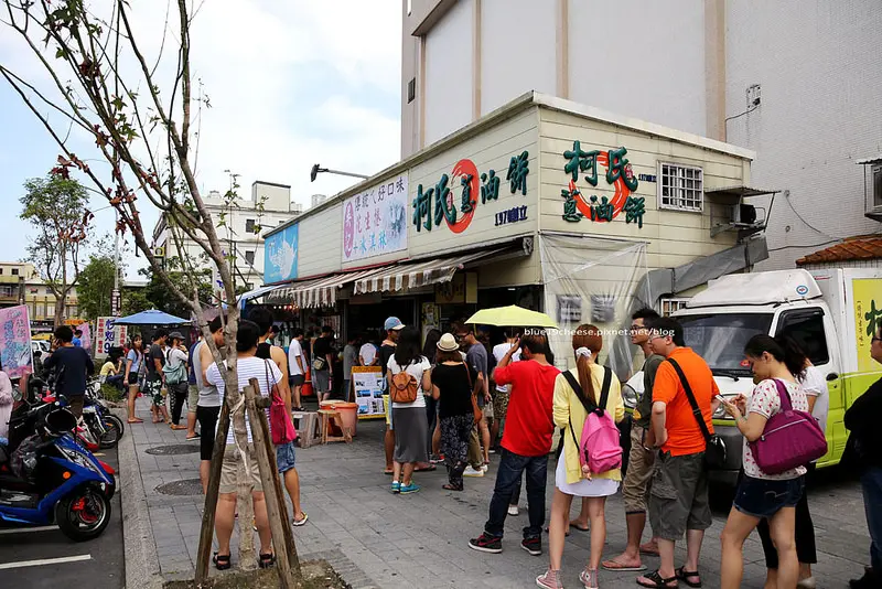 【宜蘭礁溪小吃美食】柯氏蔥油餅.吳記花生捲+冰淇淋 - 兩家分別進行排隊.到宜蘭必吃的銅板美食