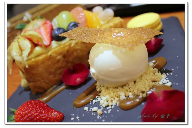 [咖啡趴趴走] 台北東區-咖啡瑪榭 Café Marché ~美食、甜點、好咖啡，三種願望一次滿足的自家烘培咖啡館~