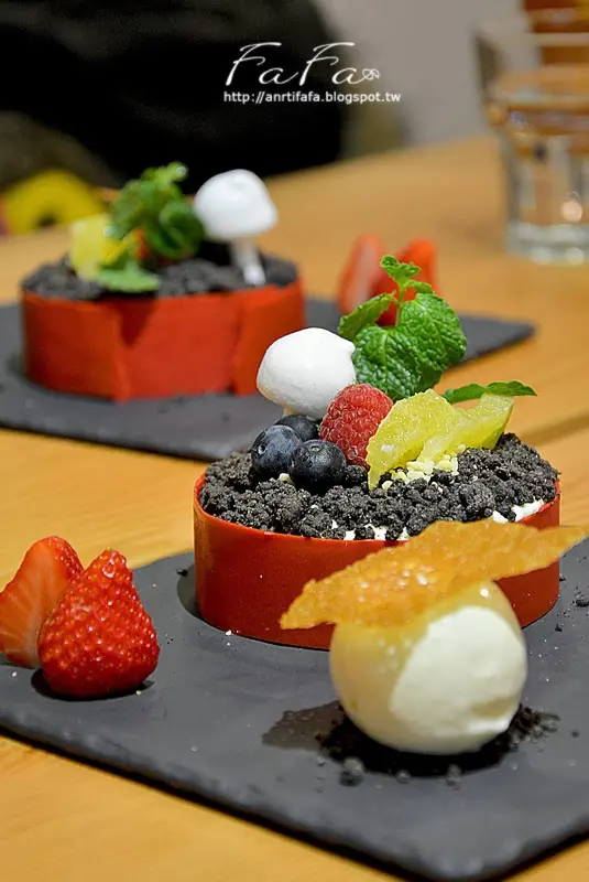 
[食記] 咖啡瑪榭 Café Marché (忠孝店) 。 享受典雅咖啡 細膩料理
