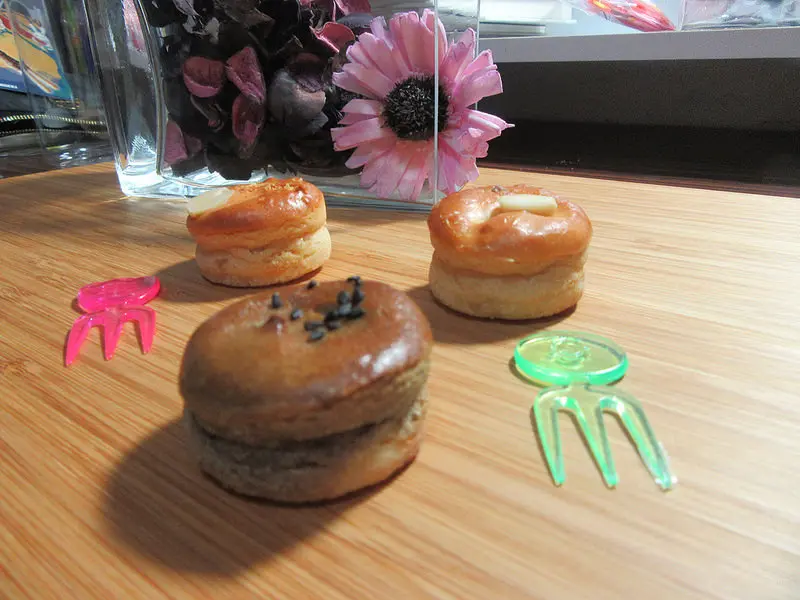 【團購美食/宅配點心】NAöMA那歐瑪烘焙，法國白乳酪蜂蜜蛋糕+黃金乳酪球!低脂肪、低糖，下午茶的小確幸、野餐的小點心、小朋友的彌月禮都很合適喔