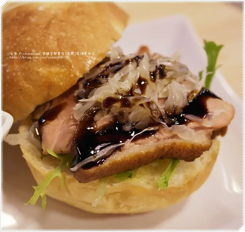 [台南東區] Picturesque塗鴉空間書店(長榮店)-結合閒適和文藝的好地方