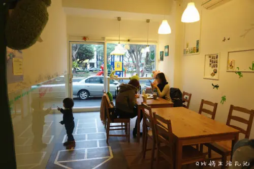 <親子友善餐廳>可愛青蛙的異想世界。適合親子用餐的幸福窩@台北中山區 ♥ 蛙喜廚房(靠近捷運松江南京站)