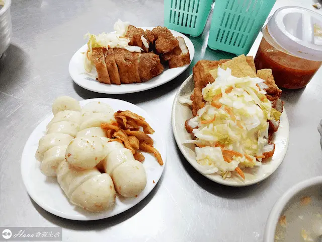 【台中西區】蚵仔粥 | 第五市場排隊人氣美食  大份量傳統小菜 蚵仔粥鮮甜十足好好吃