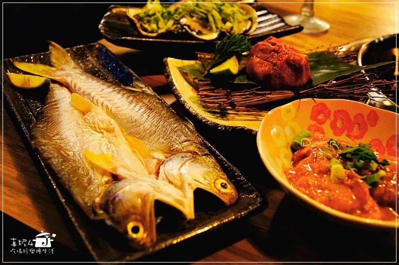 [景美居酒屋] 楓居酒燒 近景美夜市下班後的覓食地點，有貼心桌邊服務，動口吃不用動手烤