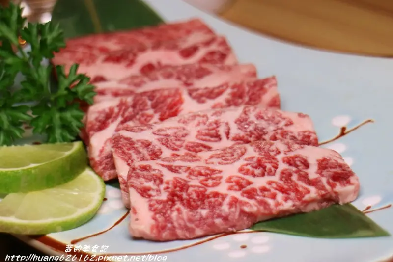 【台北文山區 】平價居酒屋還能吃到高品質牛肉!『楓居酒燒』捷運景美站美食/桌邊服務/體驗團