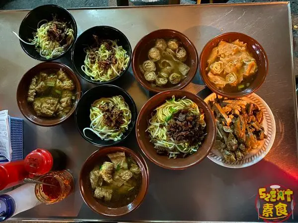 台中中區素蔬食美食》柳川素食麵菜單價位大公開！簡單清淡養生又平價的好味道~台中柳川必吃美食小吃餐廳推薦。