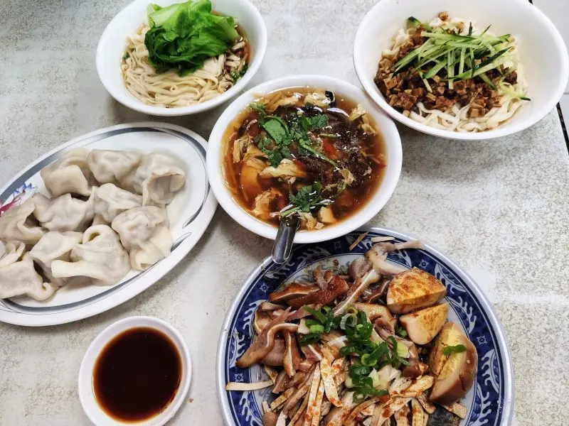 盛東餃子館-台中/東勢在地家常人氣麵食小吃 - 潔絲蜜愛生活