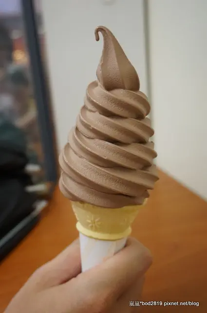 【台中東海】711便利商店－濃郁苦甜的比利時巧克力霜淇淋