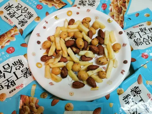 萬歲牌-薯丁堅果綜合包 趣味吃堅果堅果也能趣味吃(新潮混搭風健康零嘴)