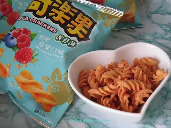 聯華食品【可樂果】推出girls專屬＊初戀莓果口味＊戀愛般的酸甜滋味，尚酥尚讚~