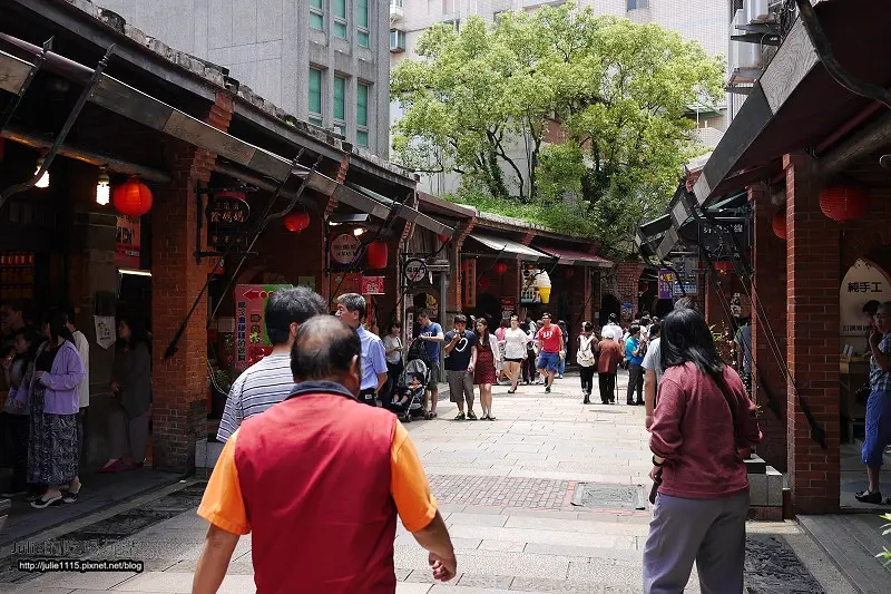 深坑老街●吃●王水成臭豆腐麻辣鴨血+阿珠芋圓