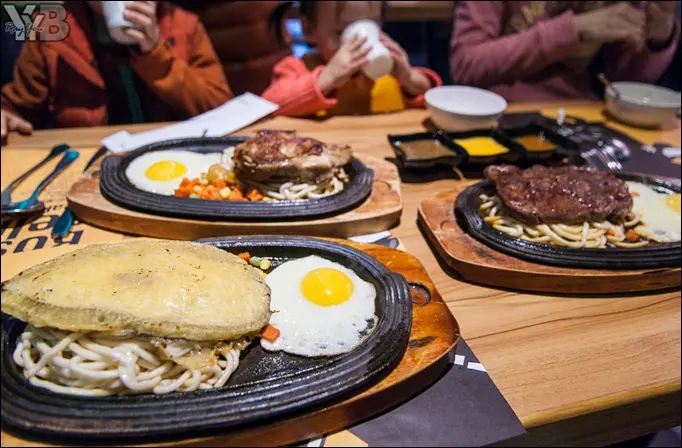 [西式美食] 角頭炙燒牛排(永和樂華店)．夜市牛排的價格&牛排館的享受