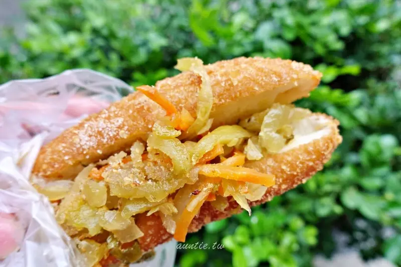 【台中】北區 科博館水煎包 從小吃到大 必點台式酸菜堡 超夯下午點心推薦 - 水晶安蹄 不務正業過生活