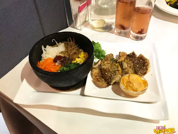 台中南屯美食素蔬食》舒果新米蘭蔬食菜單價位大公開！讓不愛茹素的朋友也變得愛吃素～台中七期市政路必吃美食小吃餐廳推薦。