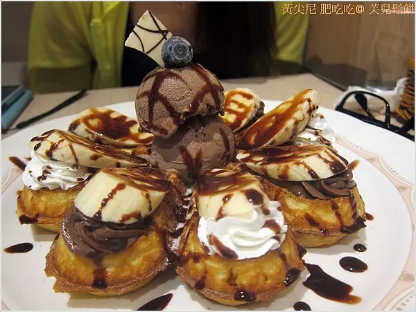 高雄左營區=<食>芙兒鬆餅。花瓣跟麻糬原來也可以湊對=（文末有折價券抽獎唷）