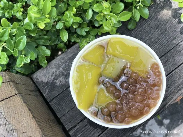 台中美食│樹下阿婆粉圓〃清水必吃排隊古早味粉圓，就在清水紫雲巖觀音廟前～              