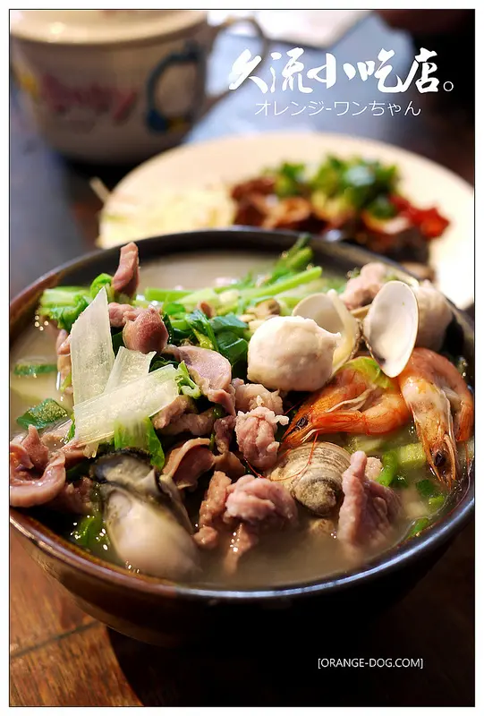 【台中散策食記】久流小吃店 繼光街│中區：什錦麵六十元C/P值之王之『老闆快住手!快滿出來了!』炒飯跟豬肝湯也是大份量推薦!