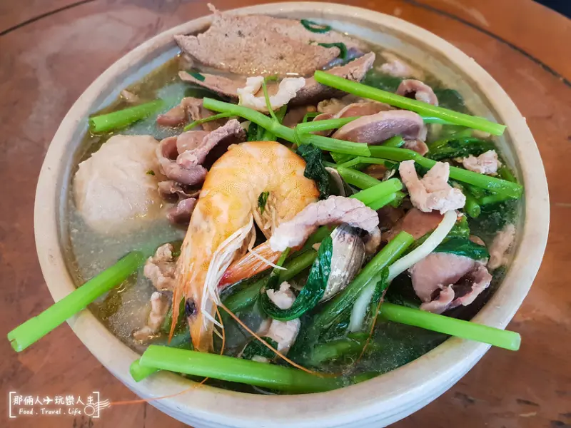 台中中區美食｜久流麵攤 點了一碗麵卻來了一盆佛跳牆盅 想吃老闆還不一定會賣你！！