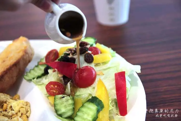 『食記』高雄前鎮。巴巴咖啡之輕食簡約早午餐、火鍋、咖啡