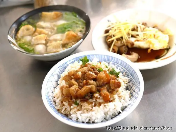 [統整食記] 台南－2018春季行(下)~阿星鹹粥、國華街(彬)肉燥飯、七誠米粿、文章牛肉湯、紅磚布丁、益生堂中藥蜜餞、阿桐意麵