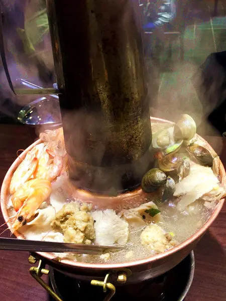 【台北 大安區/捷運東門站】東門餃子館--酸到心坎裡的火鍋