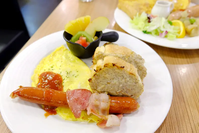 ［新莊］：分店瘋狂開☆鯊魚咬吐司