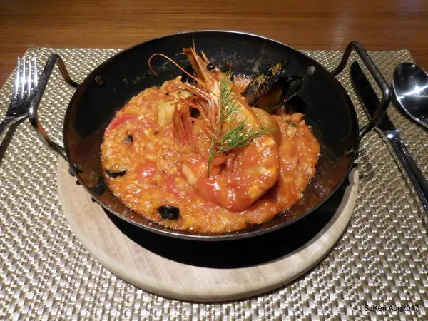 「WINE-derful葡萄酒餐廳」--- 全台最大葡萄酒餐廳，四大主題空間設計高尚典雅，歐陸精緻午晚餐酒料理，貼心優質服務。