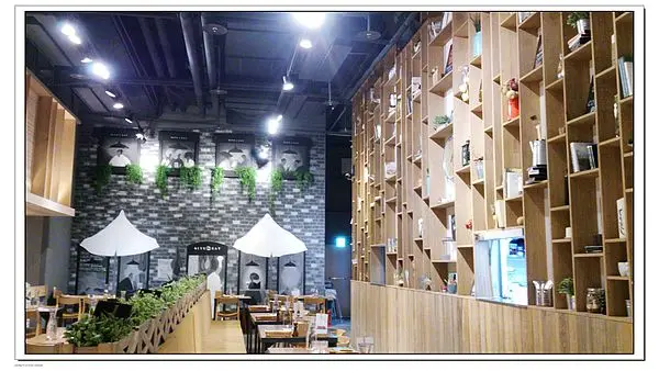 [Celine❤食記❤寧] 板橋區 ||後站誠品美食。『薄多義』。等到天荒地老才吃到