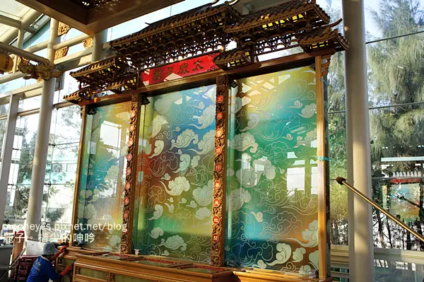 [景點] 彰化彰濱。玻璃媽祖廟：光影交錯的美麗殿堂