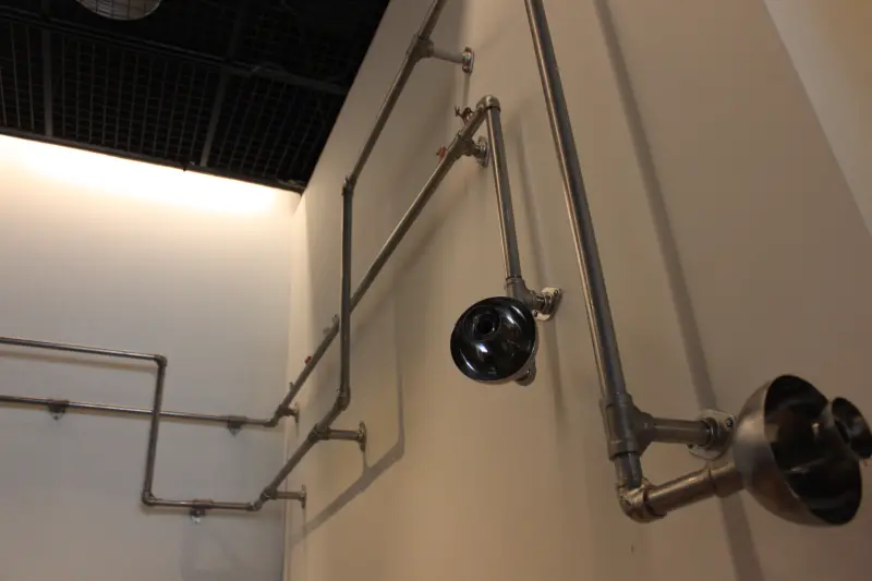 【台北。天母】融入藝術與炒（吵）坐樂趣～噪音咖啡館。