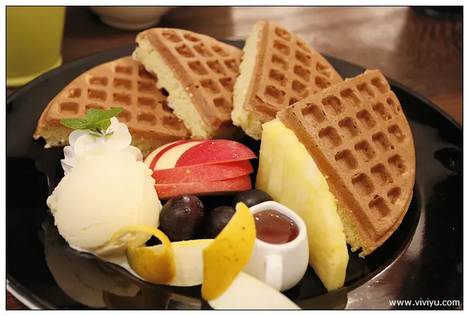 [宜蘭．美食]天ㄟ咖啡館~梅花湖畔坐擁美景．悠閒下午茶